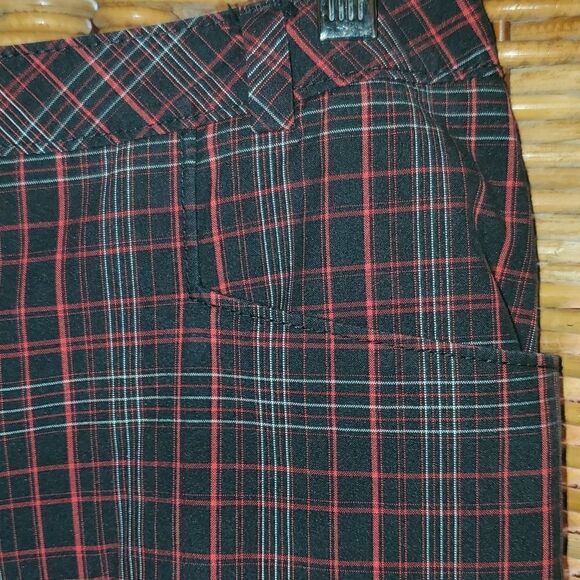 Annika Cutter & Buck Golf Shorts 6 - Picture 4 of 8